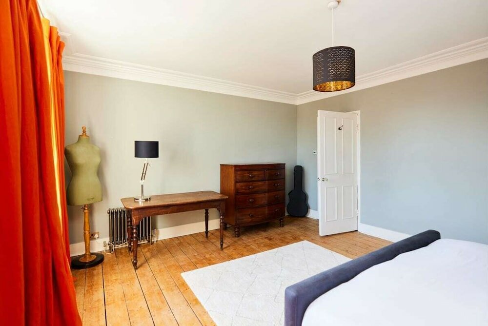 Фото The Walterton Sanctuary - Bright 3bdr Flat