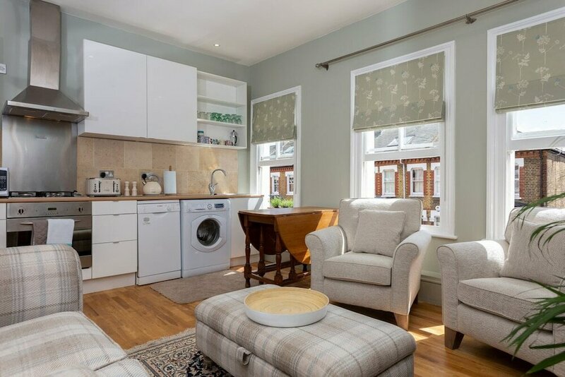 Гостиница Quaint 2bd Flat 9 Min Walk To Vauxhall Tube в Лондоне
