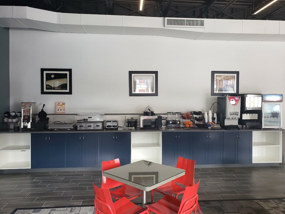 Фото Post Time Inn