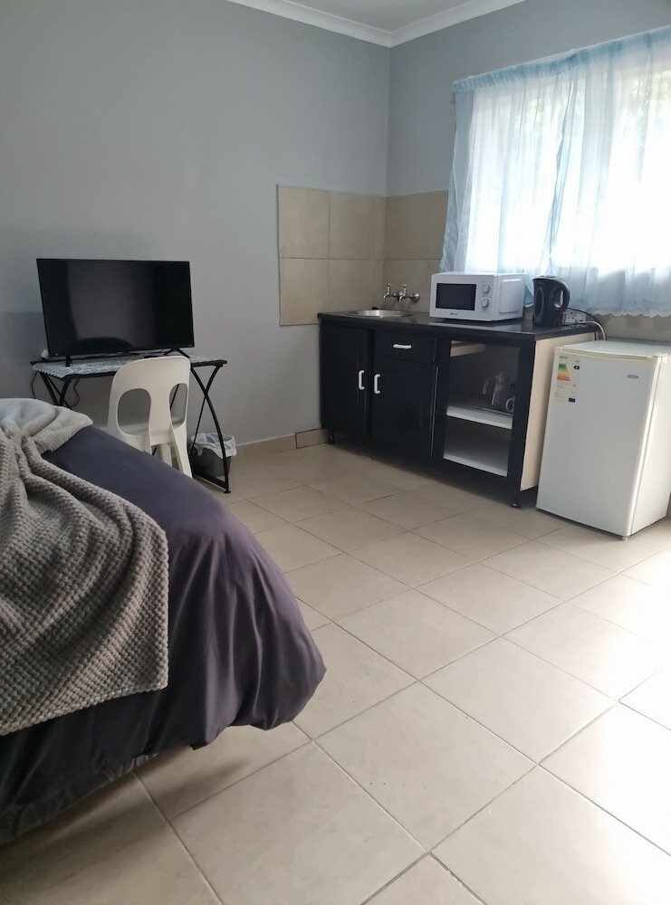 Фото Stay @ Home Airport Lodge