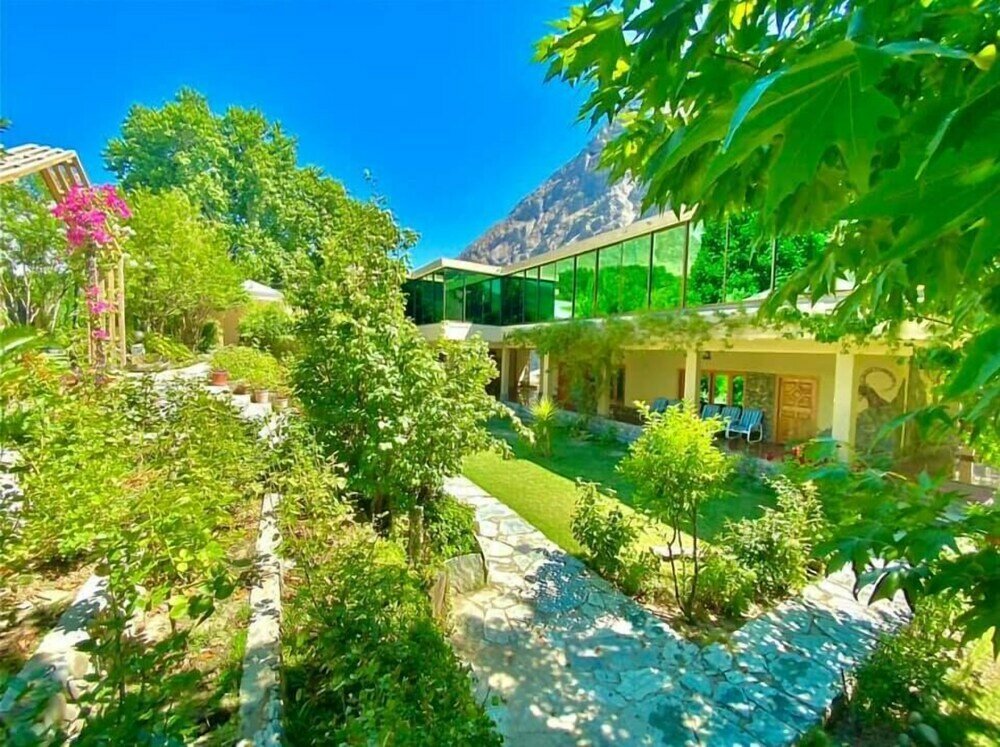 Фото Gahirat Castle