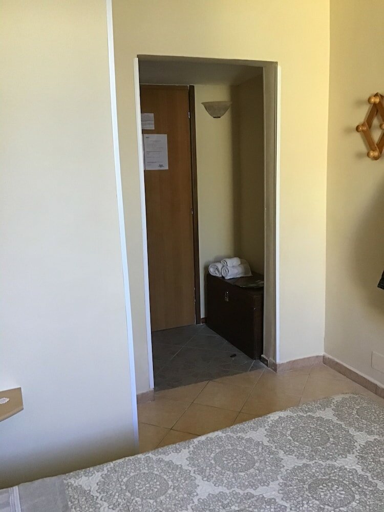 Фото Achirina Bed and Breakfast