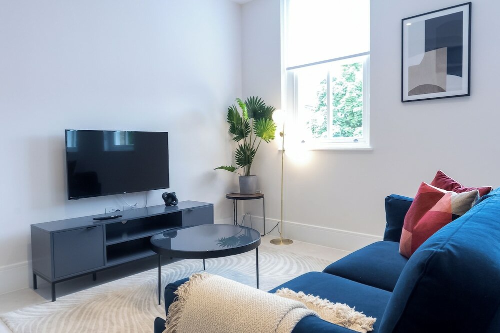 Фото Hungerford Rd Apts near stations by Sojo