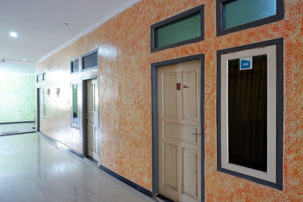 Фото RedDoorz near Gor Wisanggeni