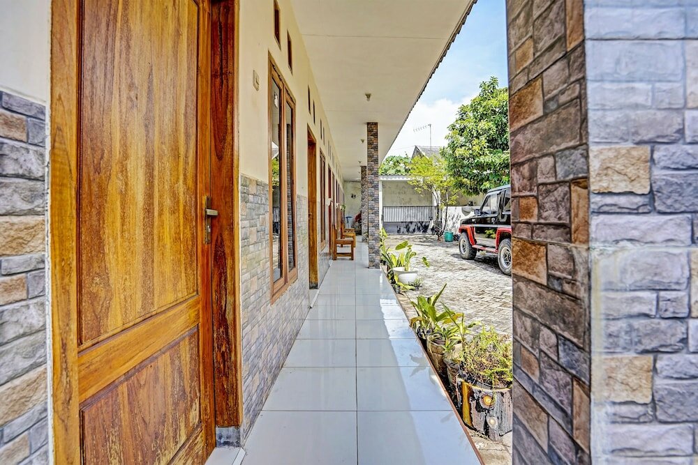 Фото Spot On 91824 Rumah Kaloka Syariah