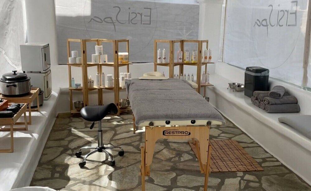 Фото Ninemia Suites & Open air SPA