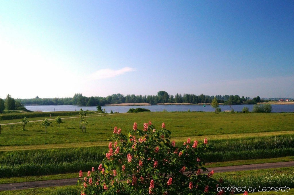 Фото Van der Valk Hotel Ara Zwijndrecht