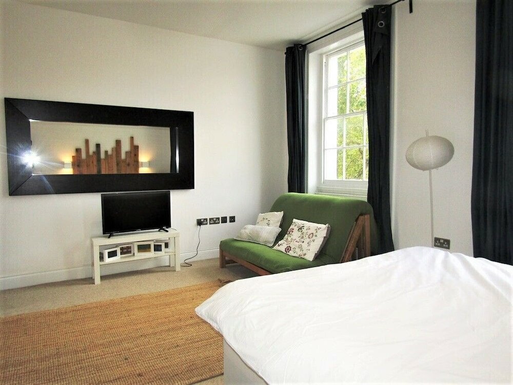 Фото Large Private Double En-suite - 5