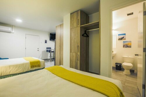 Гостиница Turibana Plaza Suite 17 в Пальм Бич