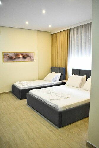 Гостиница Velmar Hotel, Golem в Области Тирана