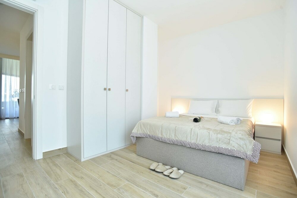 Фото Royal Gardens Apartments