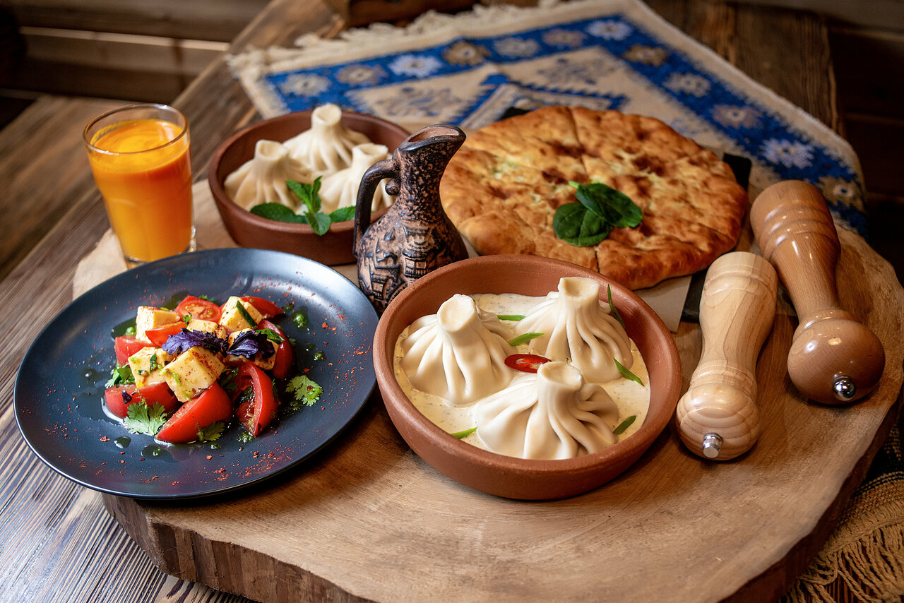 «10 популярных ресторанов с грузинскими блюдами Волгограда» фото материала