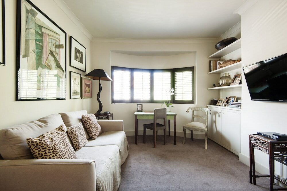 Фото Exquisite East Acton Home Close to Shepherds Bush by Underthedoormat