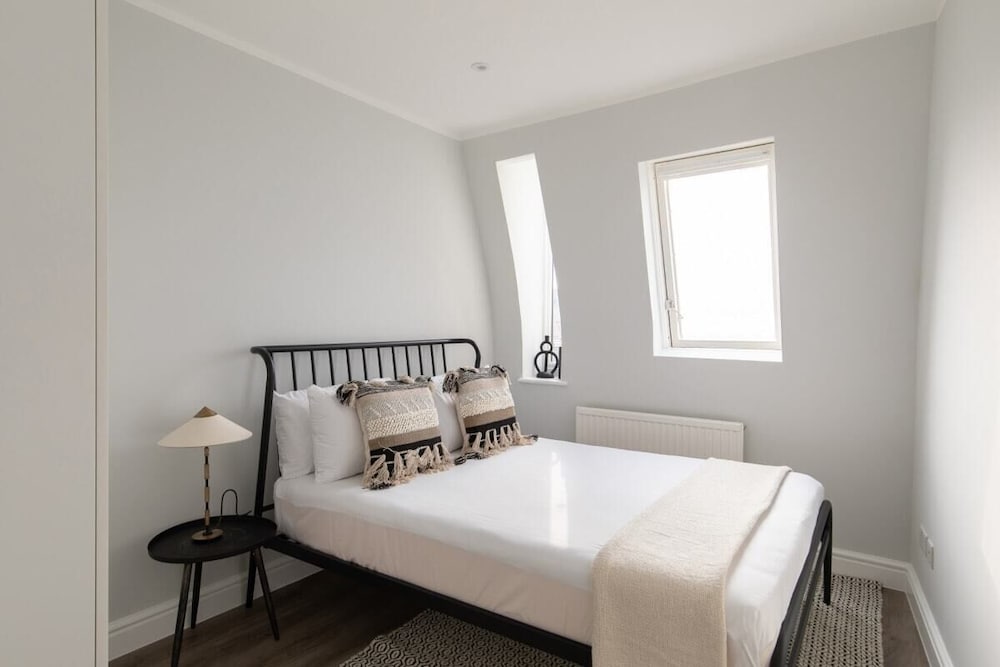 Фото The Hammersmith Nook - Captivating 5bdr Flat