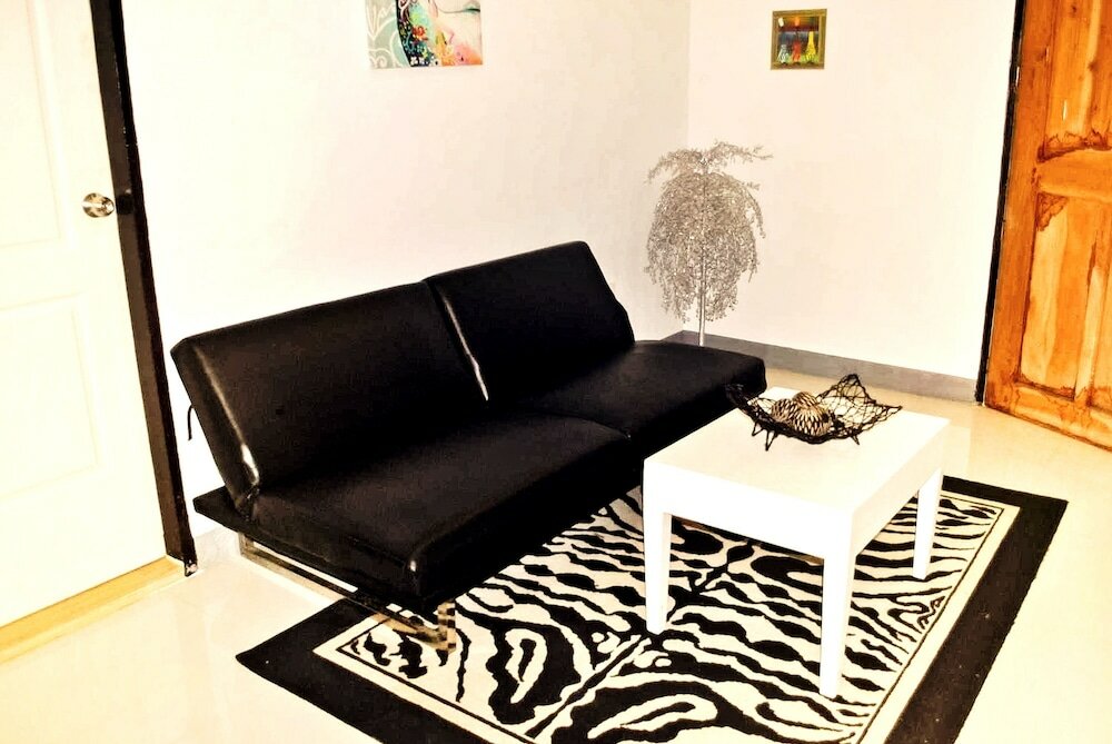 Фото Loria Hotel Tagaytay