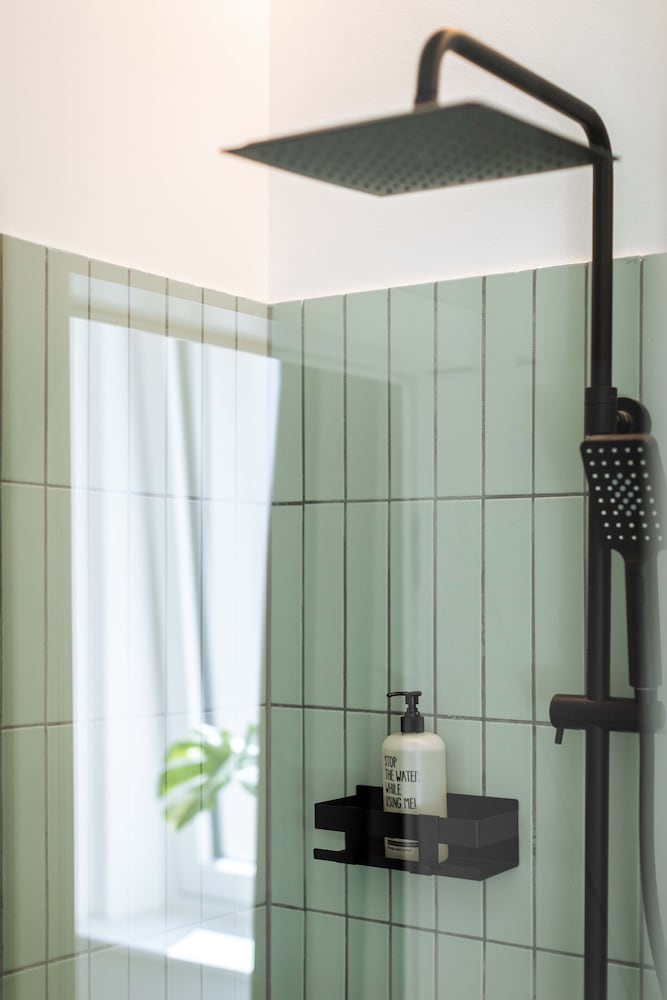 Фото Urban Jungle Apartments