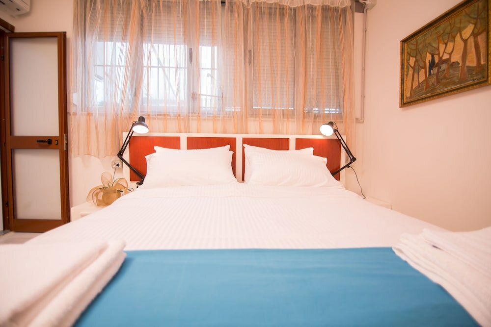 Фото Artistic Tirana