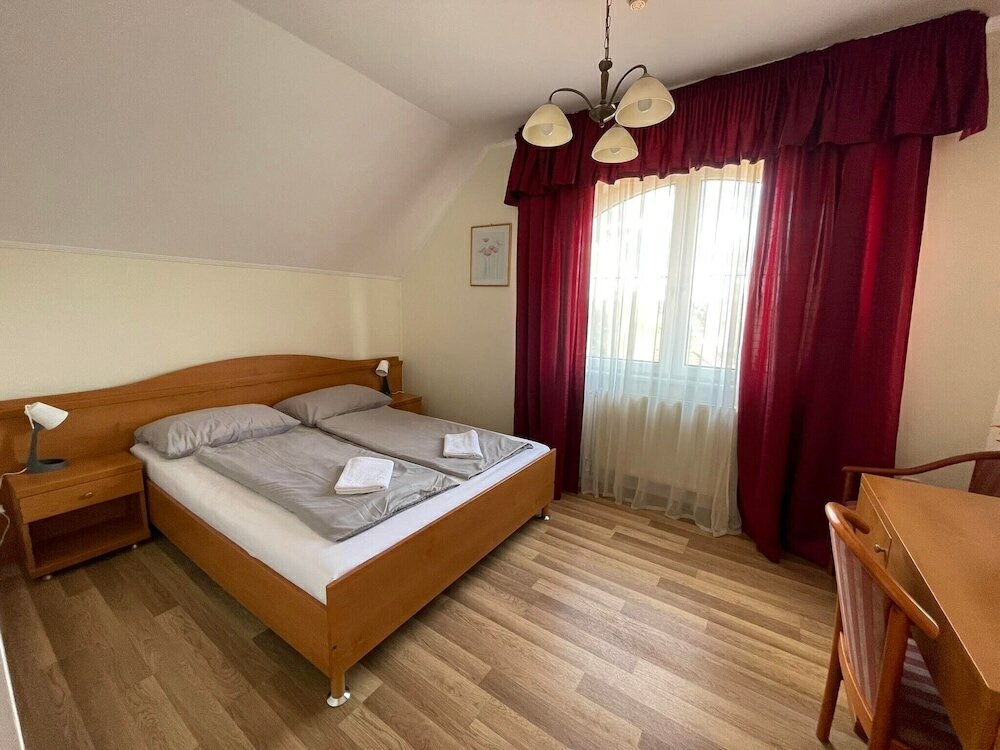 Фото Tölgyfa Panzió