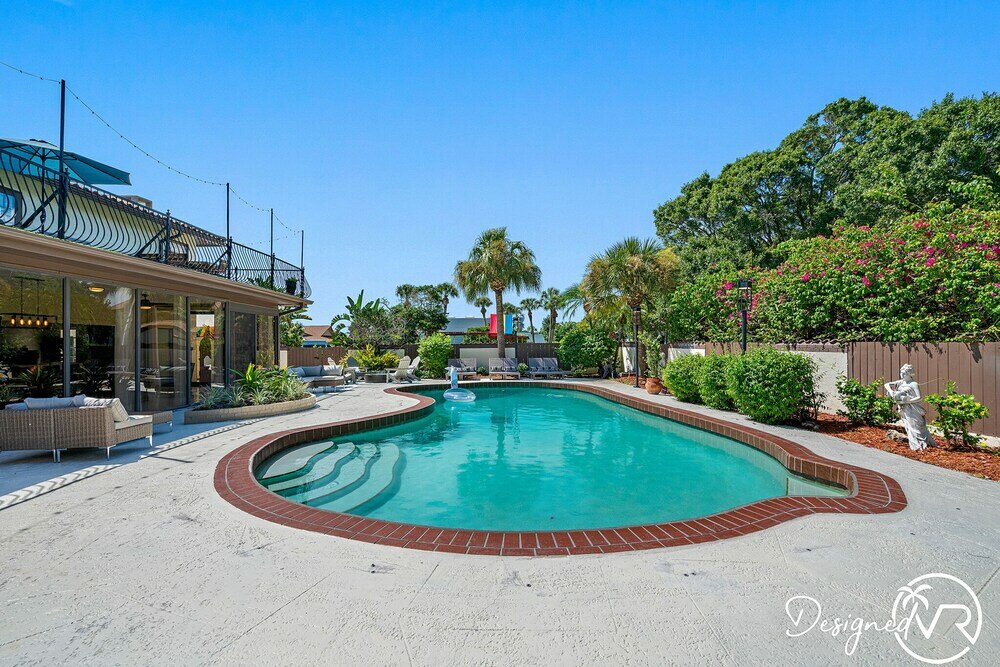 Фото 8 Br Heated Pool & Soccer Field