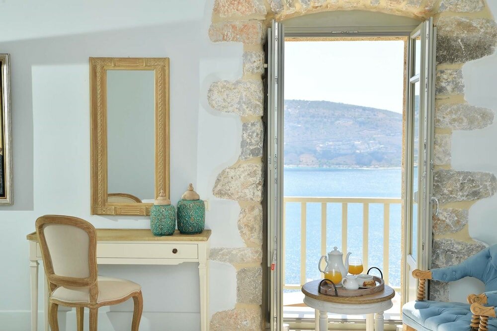 Фото Akrolithi Boutique Hotel