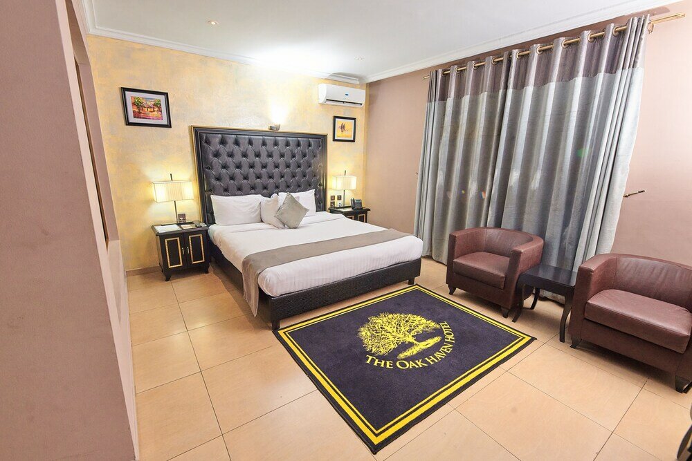 Фото Oak Havens Hotel
