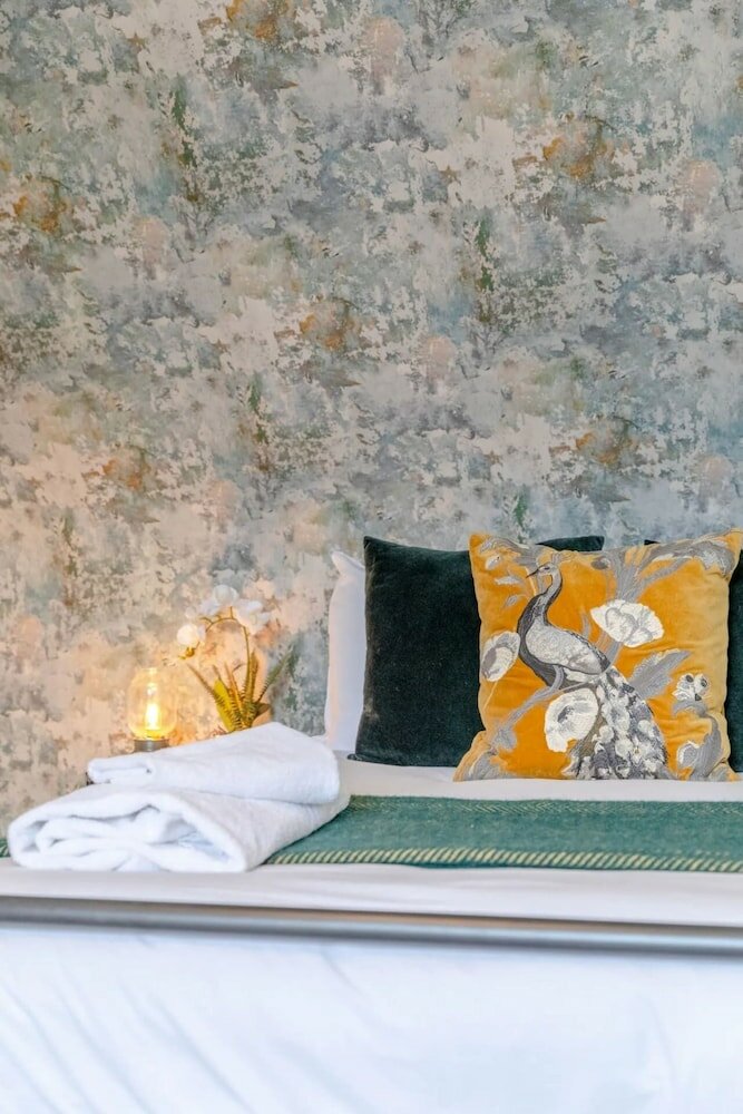 Фото Central 3 Bedroom House With Garden