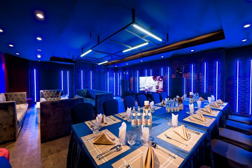 Фото Millennium Plaza Hotel