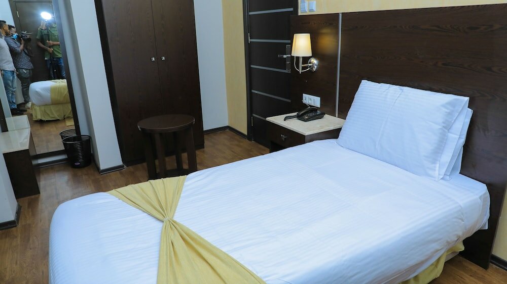 Фото Garalay Hotel