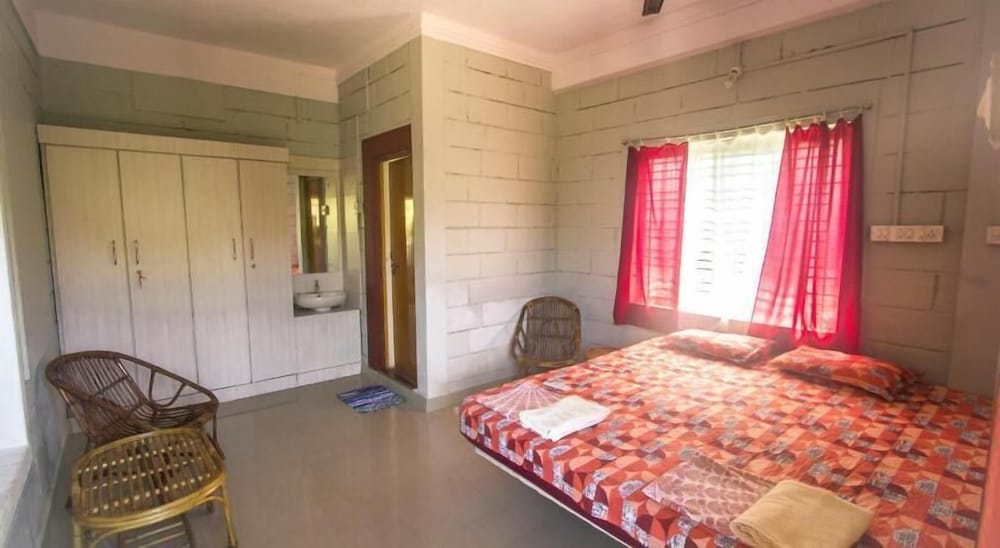 Фото Hari Om Gokarna Hotel