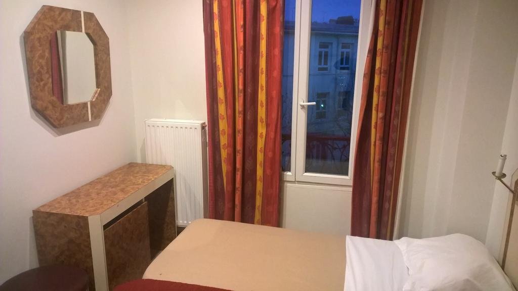 Фото Hôtel Azur Montmartre