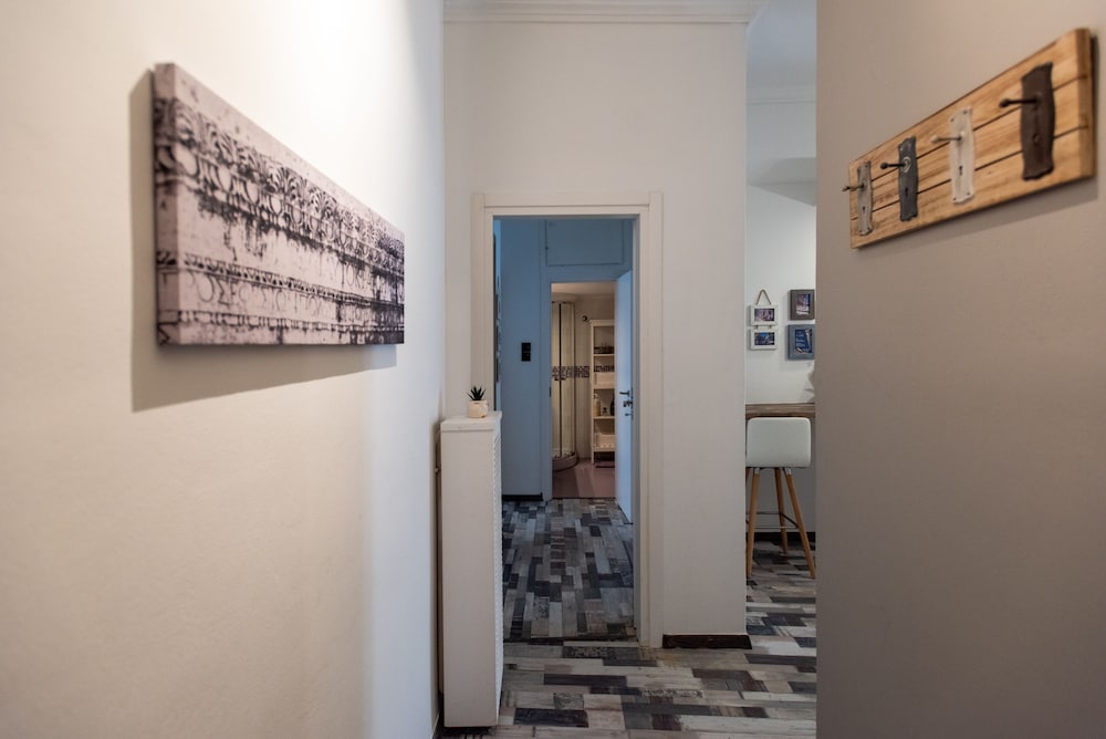 Фото Bue Ark Loving Athens