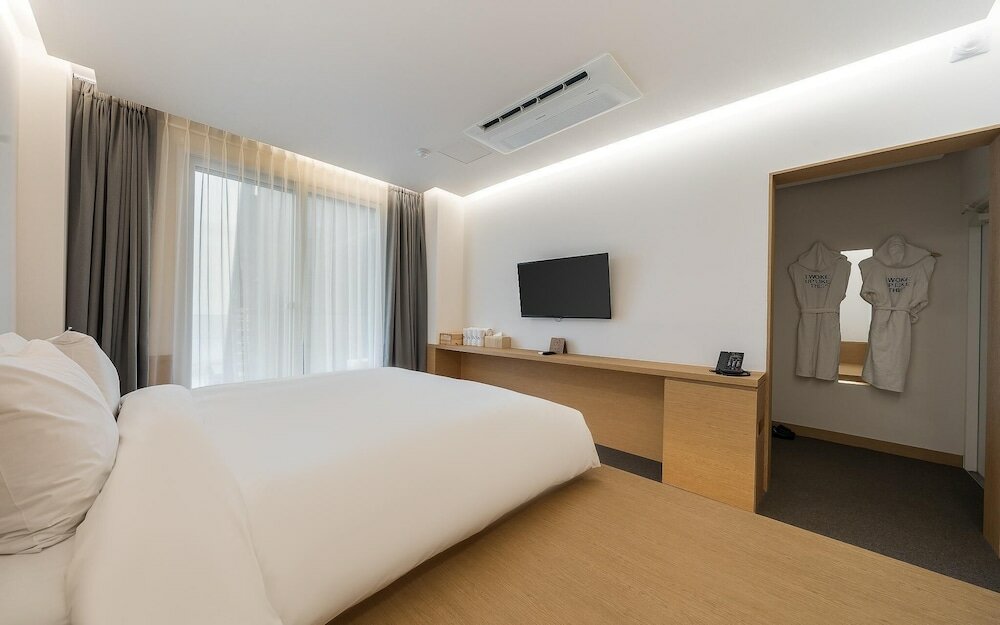 Фото Incheon Bluefrog Hotel