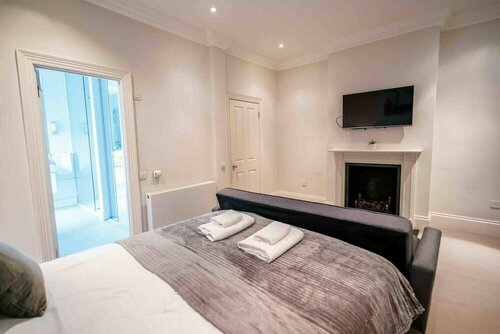 Гостиница Spacious & Modern 3brs House in Central London в Лондоне