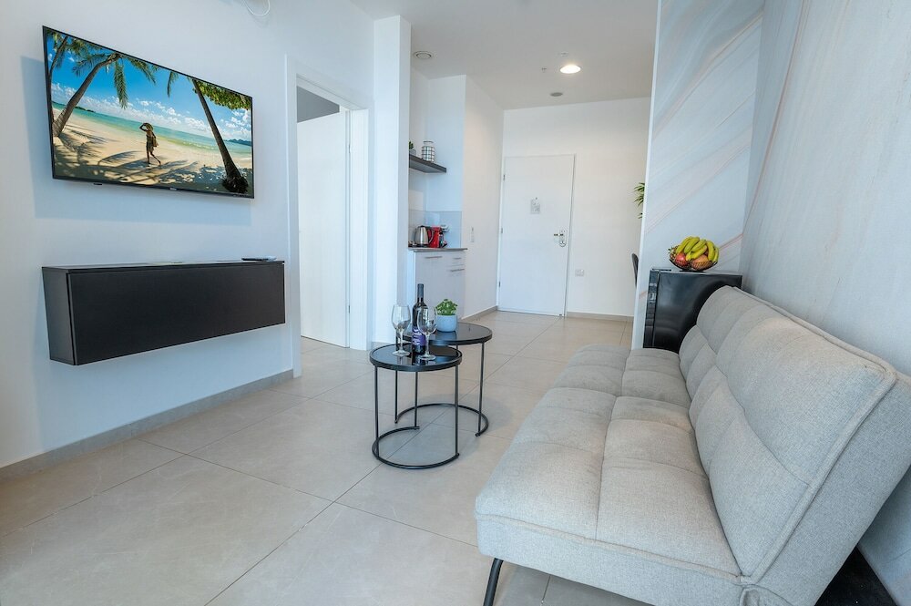 Фото Hi - Yam SeaView Apartments & Suites