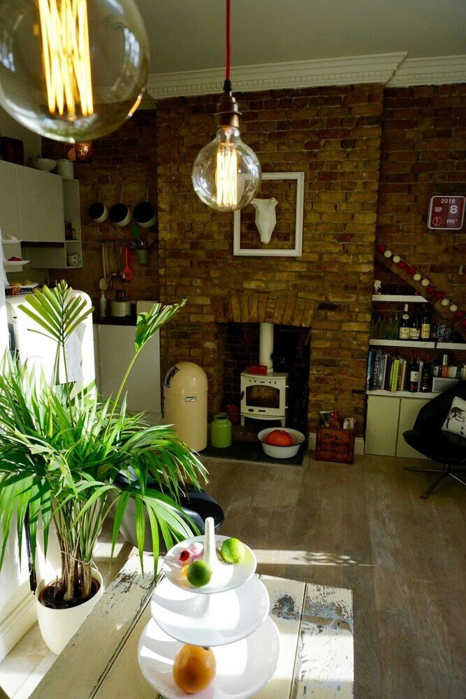 Фото Beautiful Canalside 1-bedroom Flat With Terrace