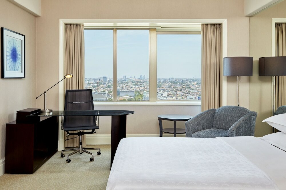 Фото Sheraton Surabaya Hotel and Towers