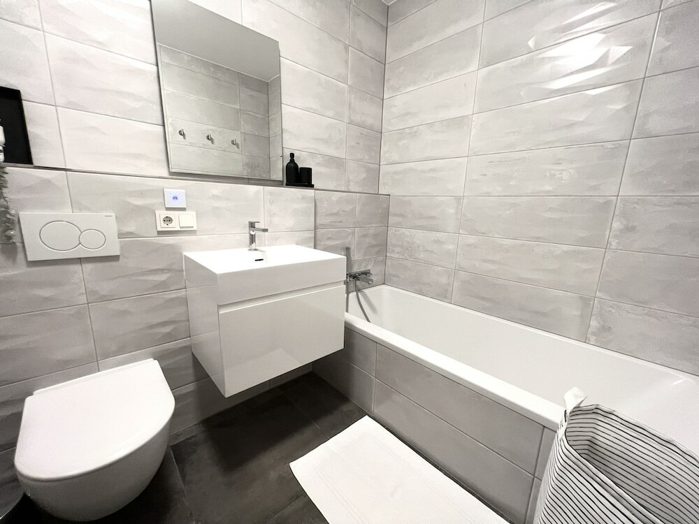 Фото Modern&Spacious Apt with Gym&Pool Id235