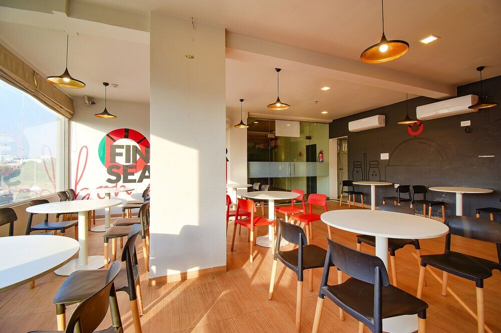 Фото Fabhotel Royal Inn