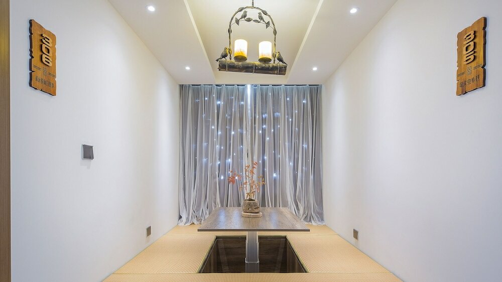 Фото Floral Hotel Red Forest Yuyao