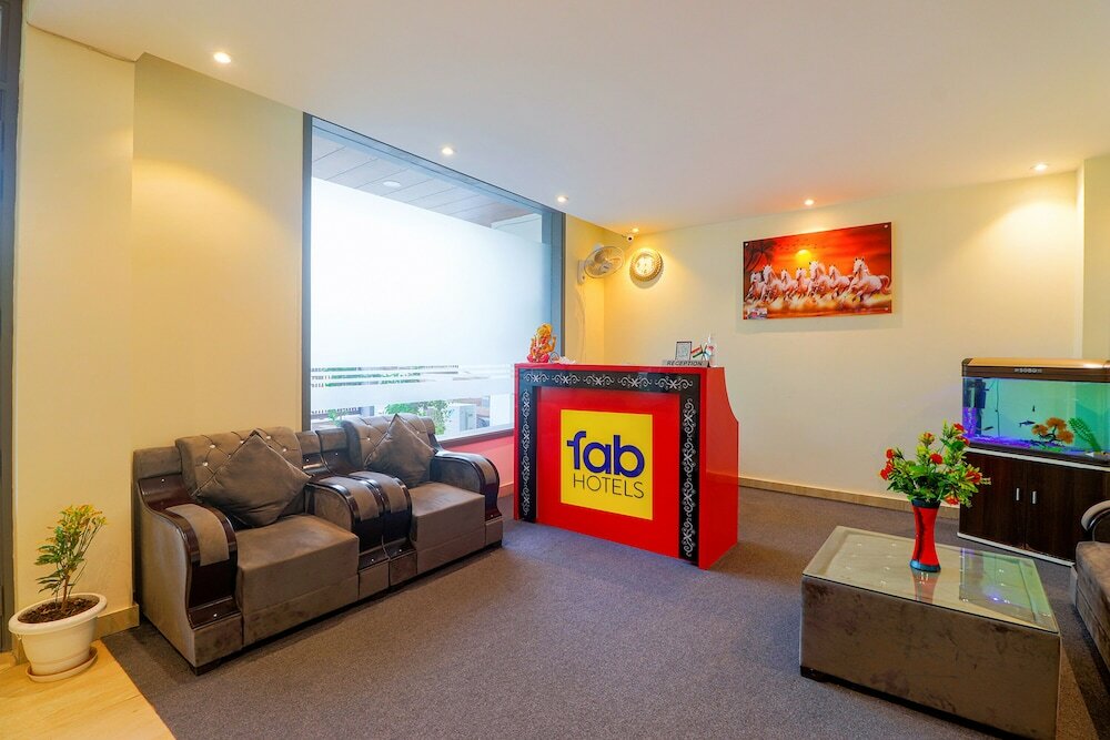 Фото Fabhotel The Premium Suits