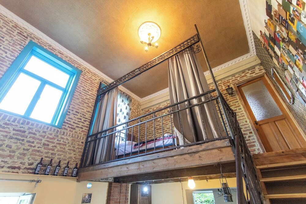 Фото Book Hotel • წიგნების სასტუმრო