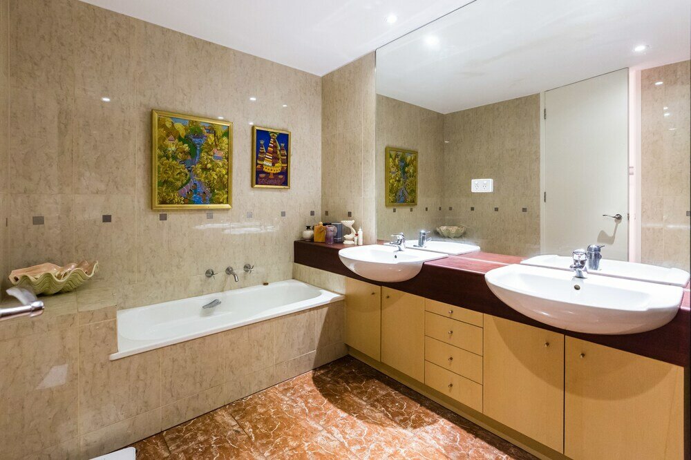 Фото Belle, 2bdr Melbourne Apartment