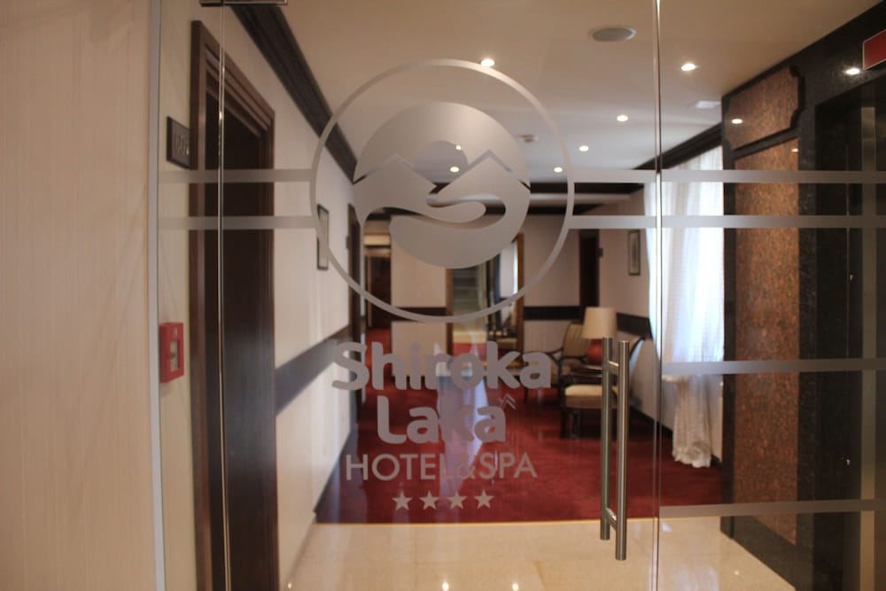 Фото Shiroka Laka Hotel