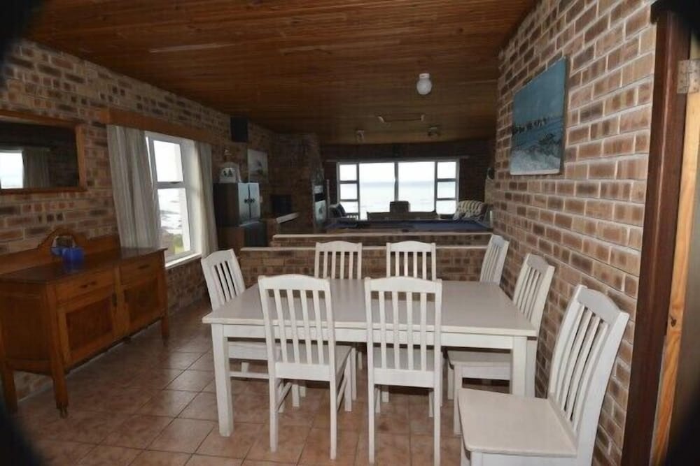 Фото White Shark Backpackers