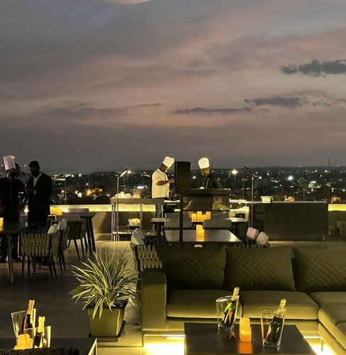 Гостиница Golden Hotel And Suites в Ломе