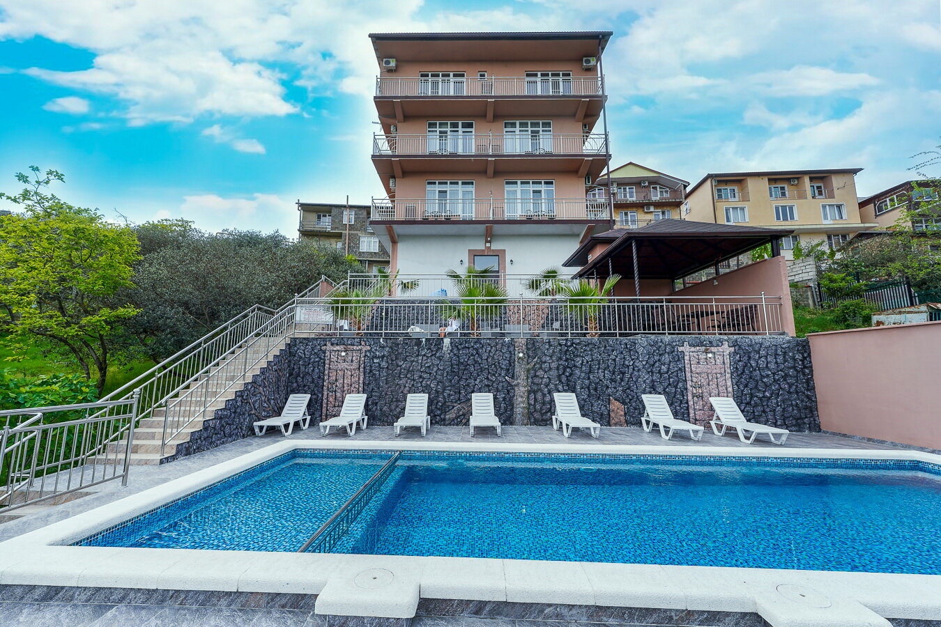 Фото отеля 2