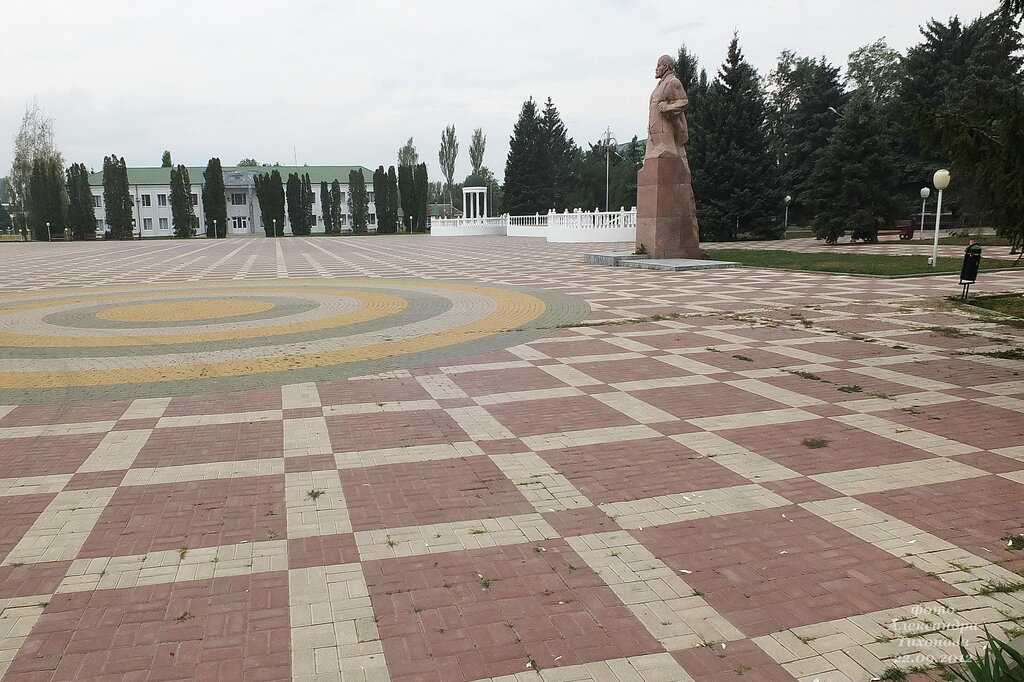 Памятник, мемориал В.И. Ленин, Ростовская область, фото