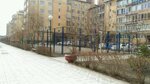 Баскетбольная площадка (ул. Тютчева, 4, микрорайон Старгород), детская площадка в Омске