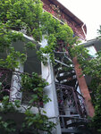 Guesthouse on Revolution Street (улица Революции, 15Б), hotel