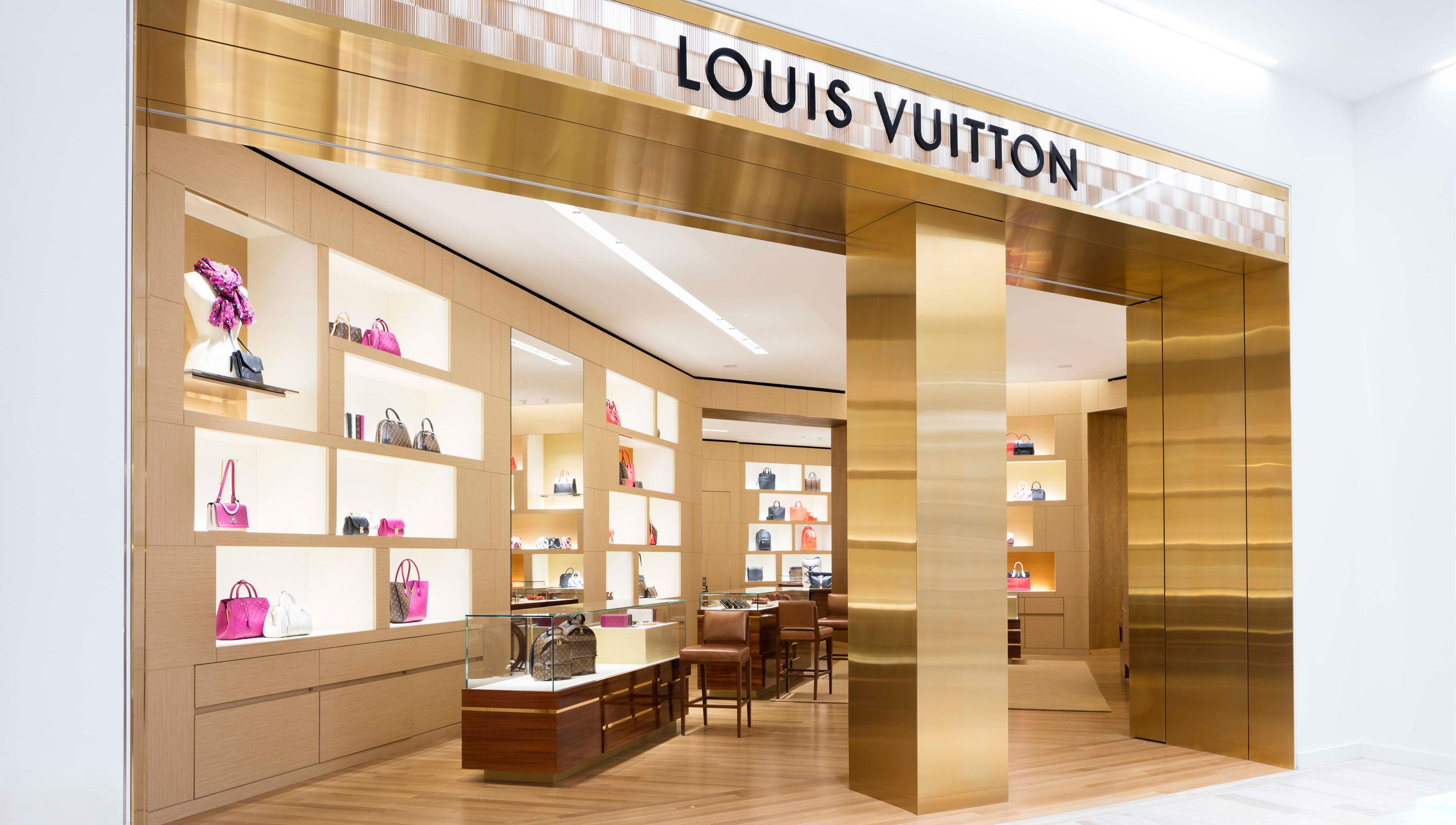 Louis Vuitton Toronto Eaton Saks, clothing store, Toronto, 176 Yonge Street  — Yandex Maps